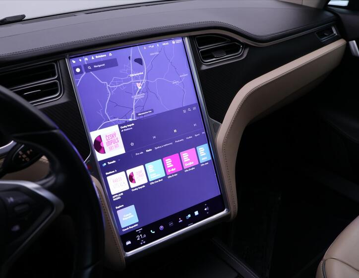 Tesla Model S 26