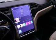 Tesla Model S 26