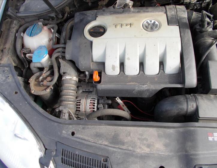 Volkswagen Golf 24