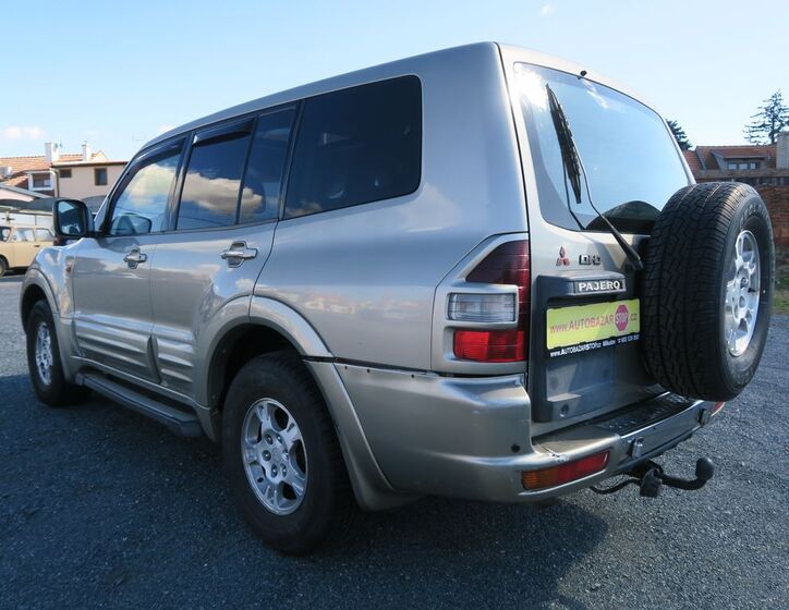 Mitsubishi Pajero 4