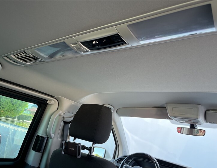 Volkswagen Caravelle 29