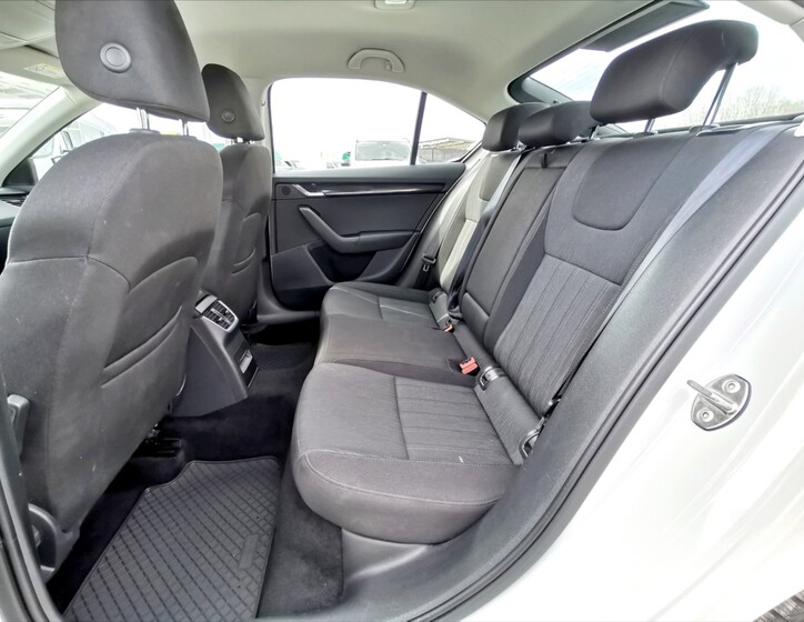 Škoda Octavia 21