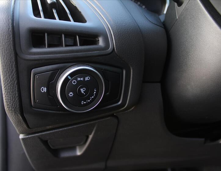 Ford Focus 16