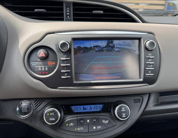 Toyota Yaris 15