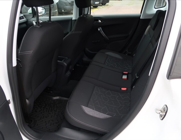 Peugeot 2008 10