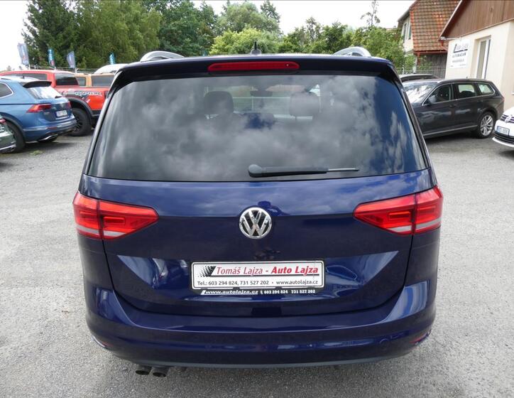 Volkswagen Touran 8