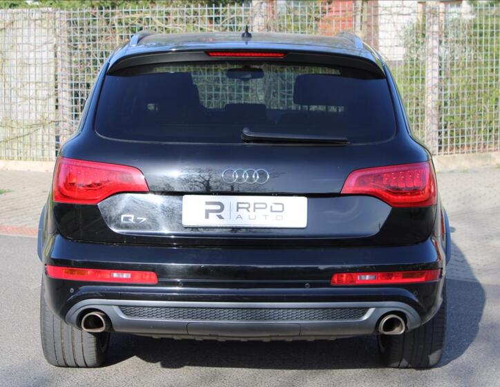 Audi Q7 5