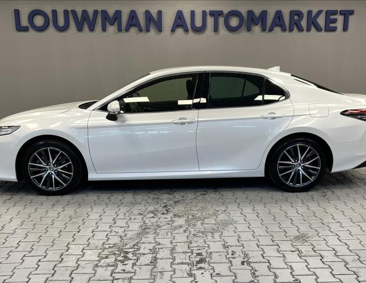 Toyota Camry 3