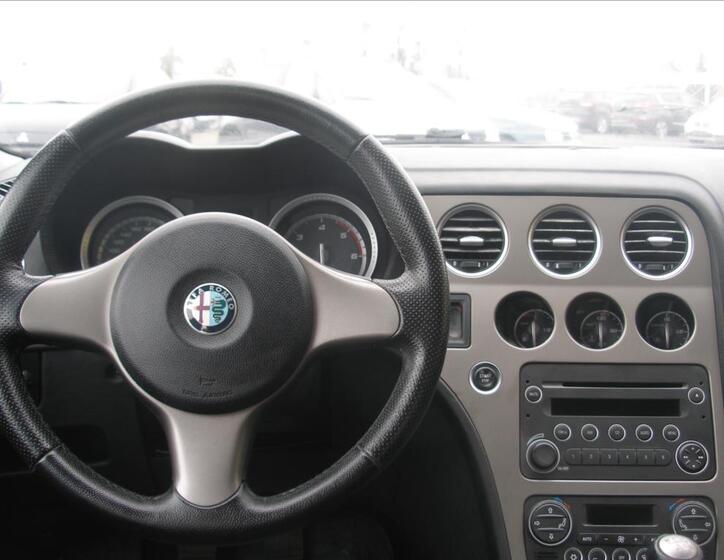 Alfa Romeo 159 9