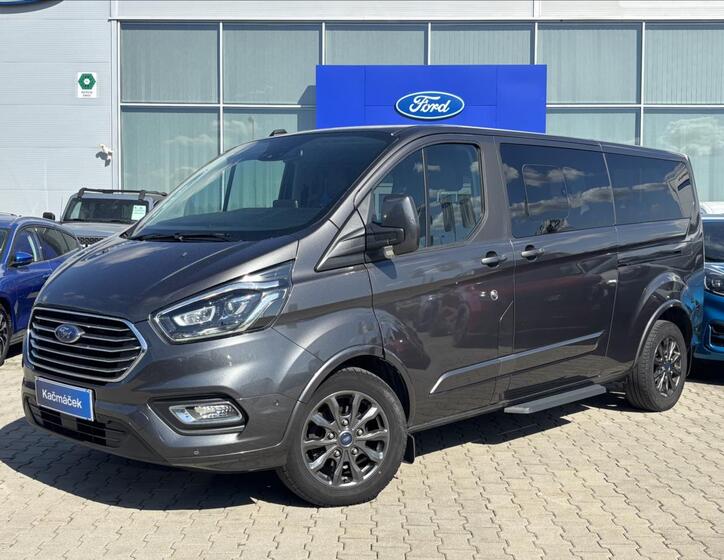 Ford Tourneo Custom 1
