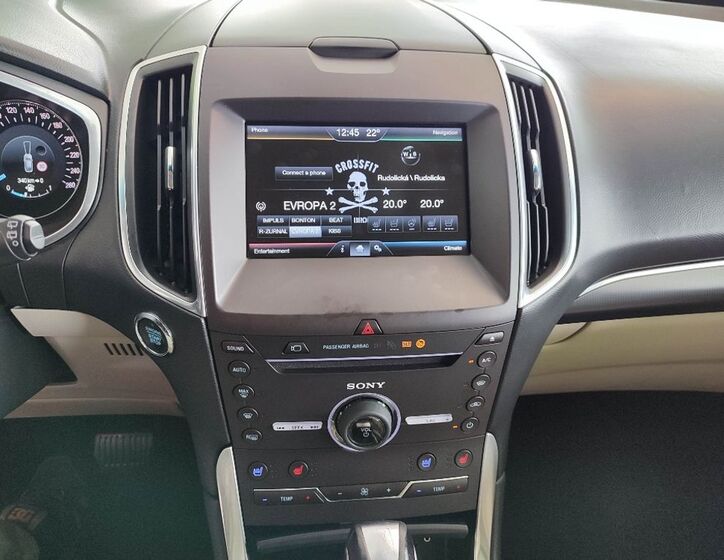 Ford Edge 8