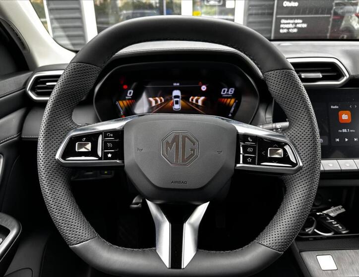 MG ZS 8
