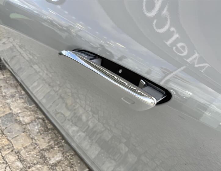 Mercedes-Benz EQE 35