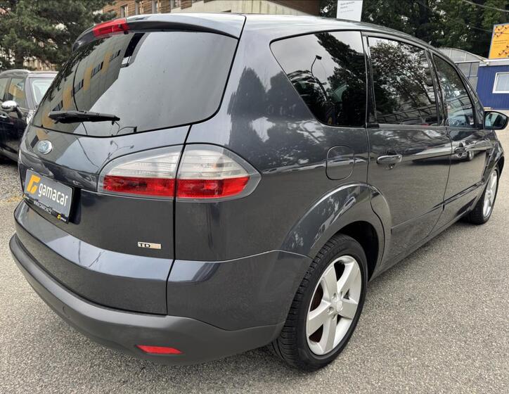 Ford S-MAX 11