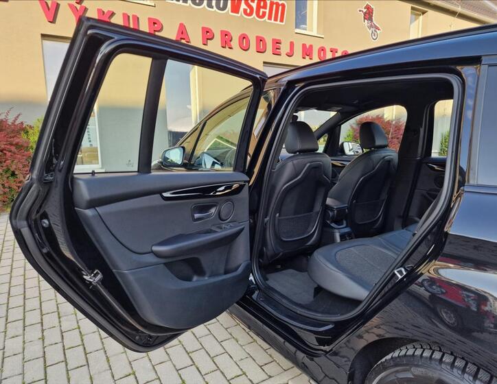 BMW Řada 2 18