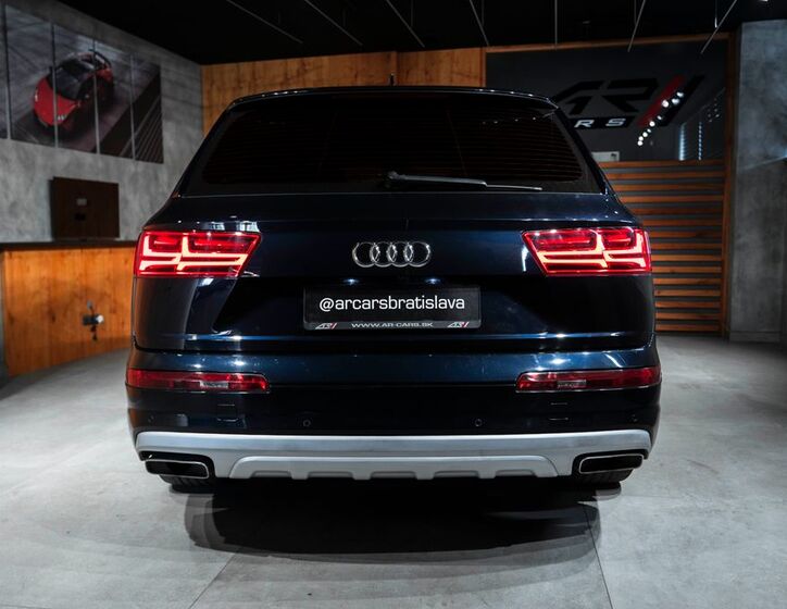 Audi Q7 26