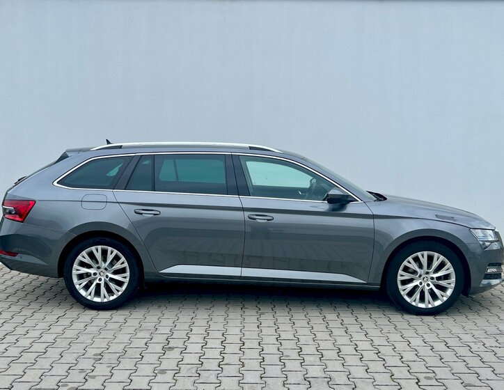 Škoda Superb 9