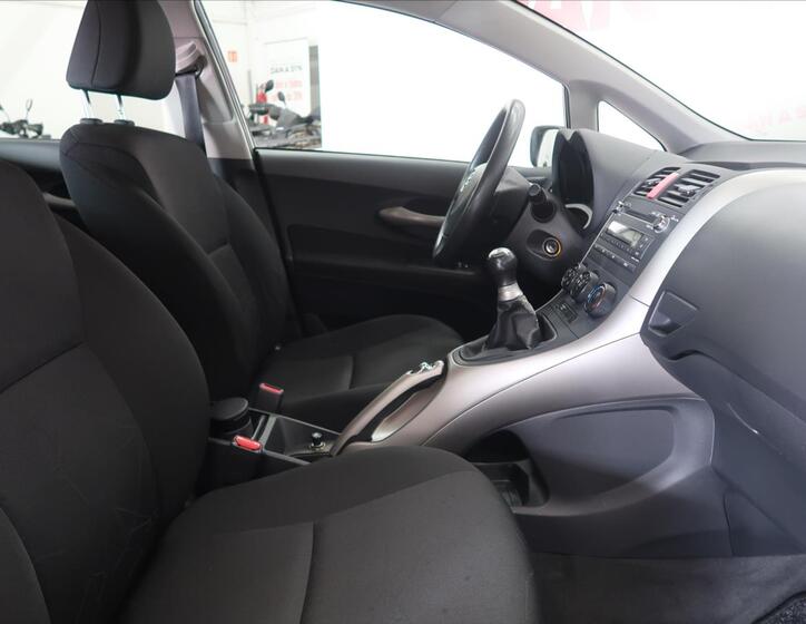 Toyota Auris 12