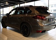 Porsche Cayenne 4