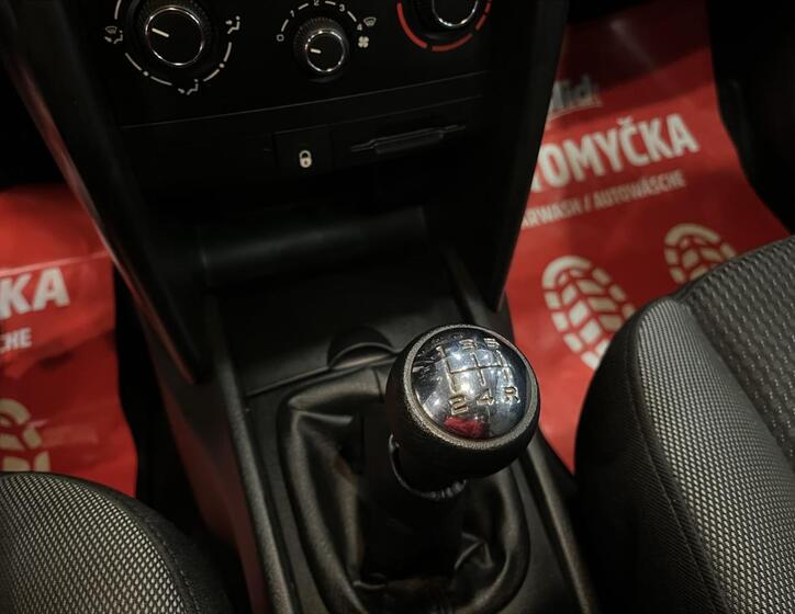 Peugeot 207 27