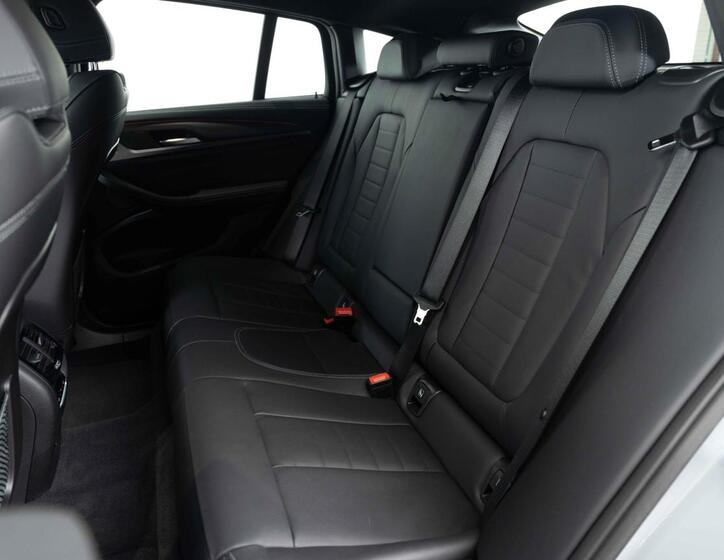 BMW X4 21