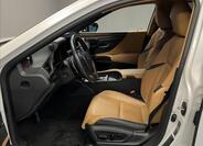 Lexus ES 300h 6