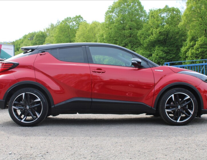 Toyota C-HR 4