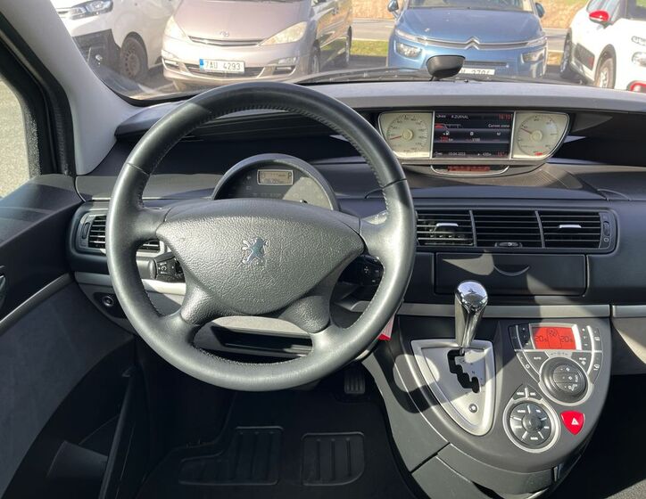 Peugeot 807 10