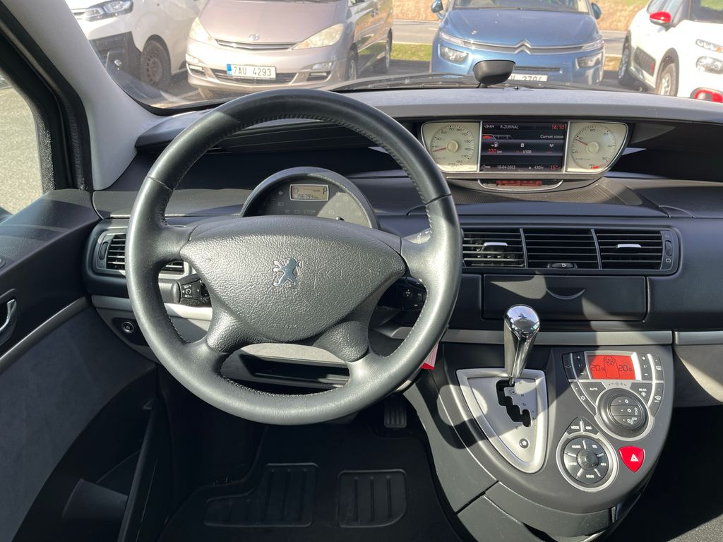 Peugeot 807
