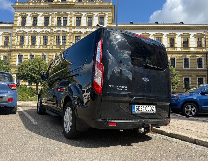 Ford Tourneo 5