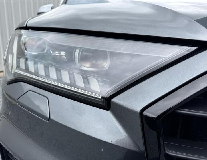 Audi SQ7 8