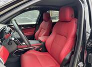 Jaguar F-Pace 9