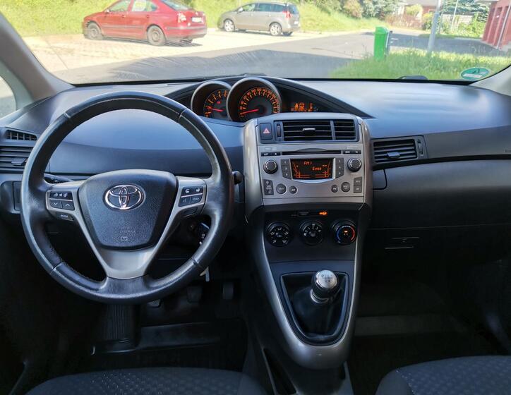 Toyota Verso 13
