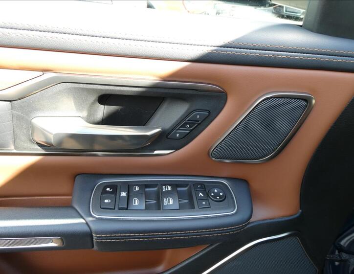 Dodge RAM 44