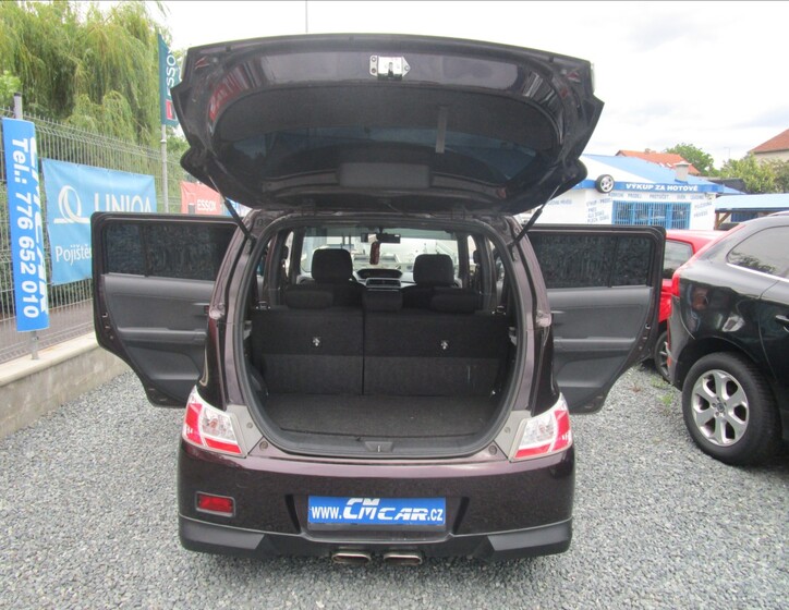 Daihatsu Materia 29