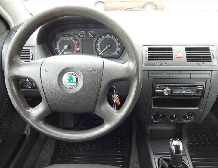 Škoda Fabia 33