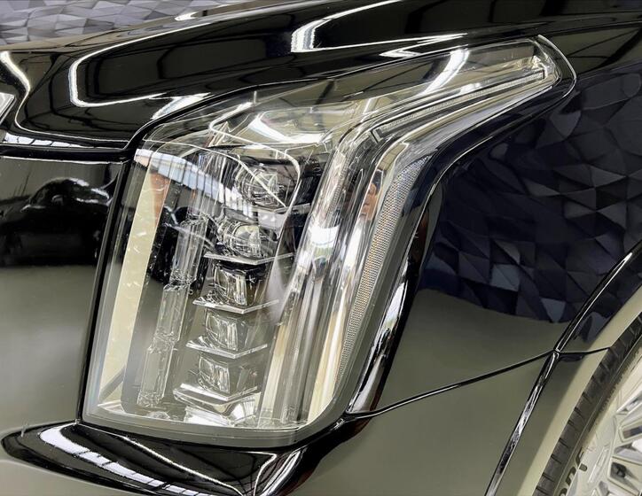 Cadillac Escalade 8