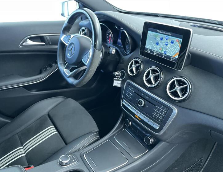 Mercedes-Benz GLA 18