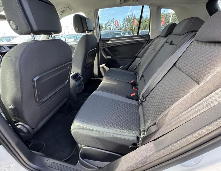 Volkswagen Tiguan 7