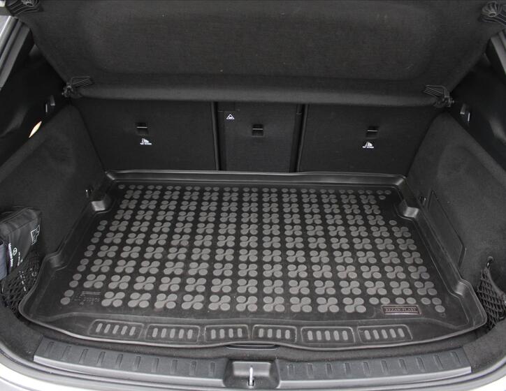 Mercedes-Benz GLA 12