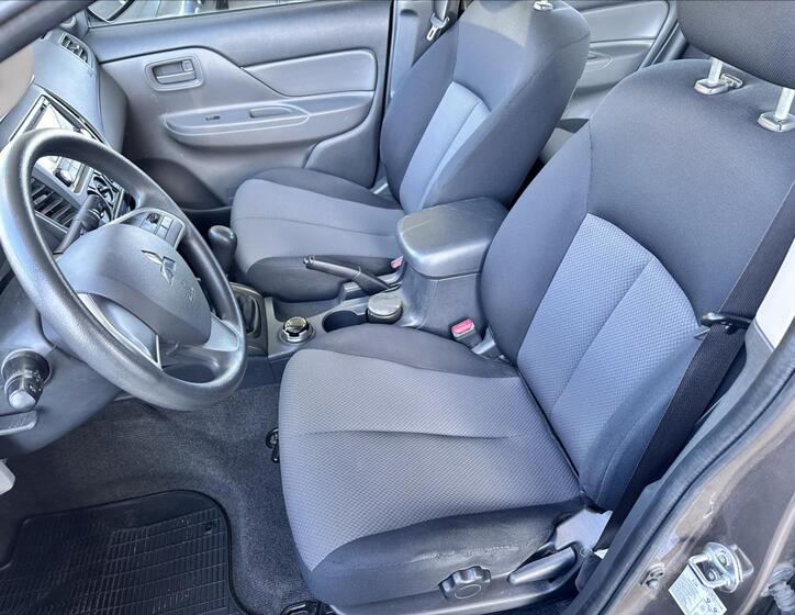 Mitsubishi L200 12