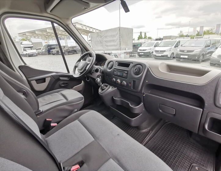 Renault Master 8