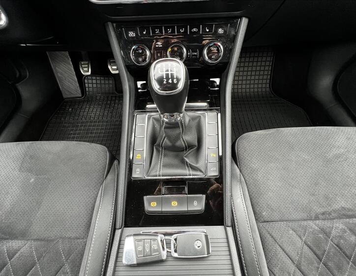 Škoda Superb 24