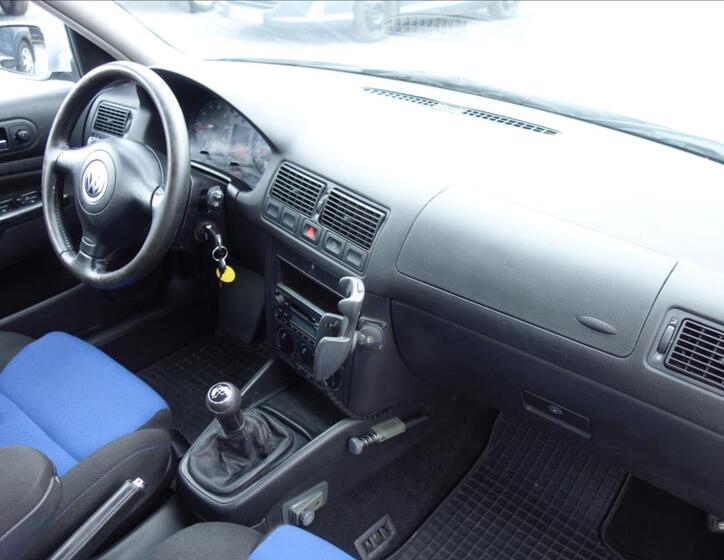 Volkswagen Golf 12