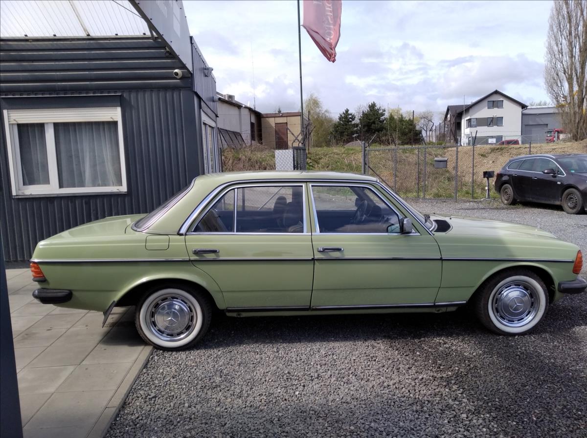 Mercedes-Benz 200