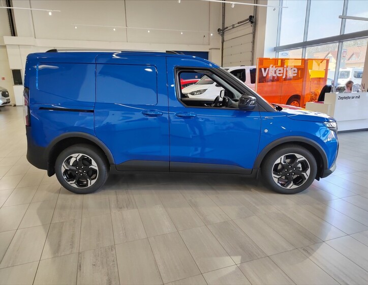 Ford Transit Courier 5