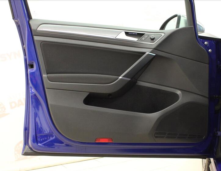 Volkswagen Golf 9