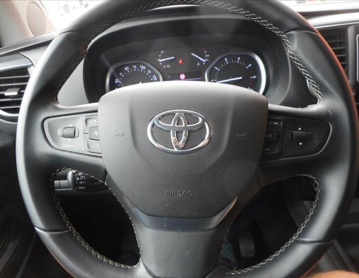 Toyota ProAce 11