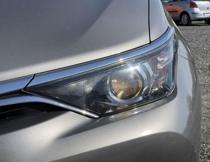 Toyota Auris 8