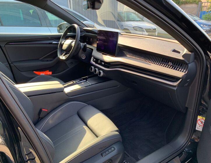 Škoda Superb 24